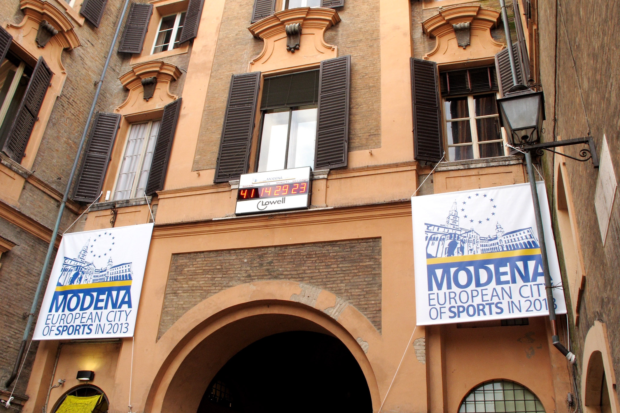 L'orologio count down in piazzetta delle Ova per Modena città europea dello sport 2013