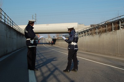 scontro tra un autocarro e un cavo elettrico