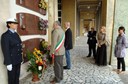 Il sindaco Pighi davanti alla tomba di Beccaria