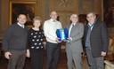 Il sindaco Pighi premia con la Bonissima Stefano Bergonzini.jpg