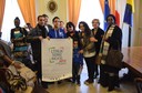 La presidente del Consiglio Liotti e alcuni nuovi cittadini italiani