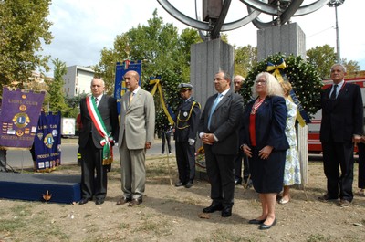 Da sinistra: il sindaco Giorgio Pighi, il presidente della Provincia Emilio Sabattini,  il prefetto Michele di Bari e il console Usa Sarah Morrison