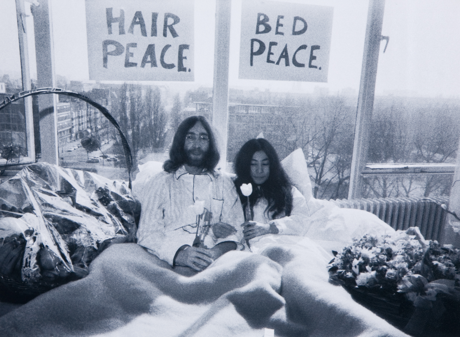 lennon ono bed in.jpg