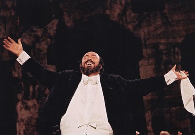 Foto-Ufficiale per manifesto Pavarotti 2013.jpg