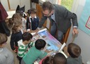 Assessore Cavazza alla scuola d'infanzia Toniolo