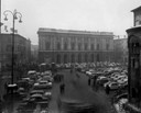piazza Grande Anni Cinquanta, Il Tribunale e il parcheggio.jpg