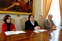 La direttrice della casa circondariale Sant'Anna Casella, l'assessore Maletti e il presidente dell'associazone Gli amici del cuore Spinella