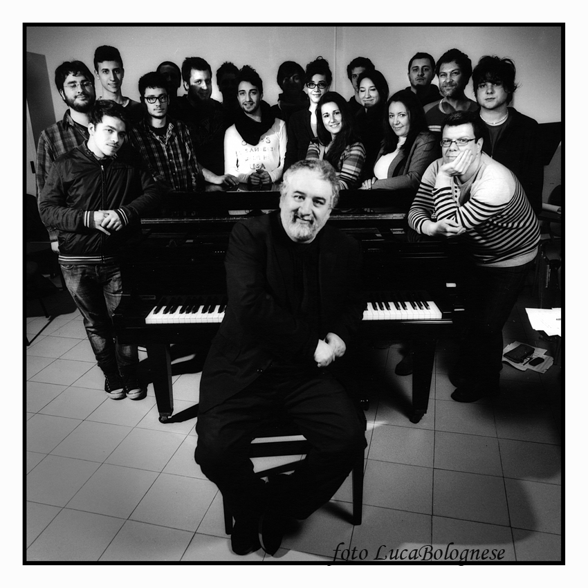 il maestro Teo  Ciavarella e i suoi allievi