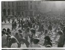 3- girotondi femministe piazza grande FONDO Annarosa Bassoli - Centro Documentazione Donna.jpg