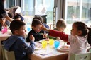 A pranzo in una scuola d'infanzia comunale
