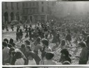 Girotondi femministe in piazza Grande - Fondo Annarosa Bassoli - Centro Documentazione Donna