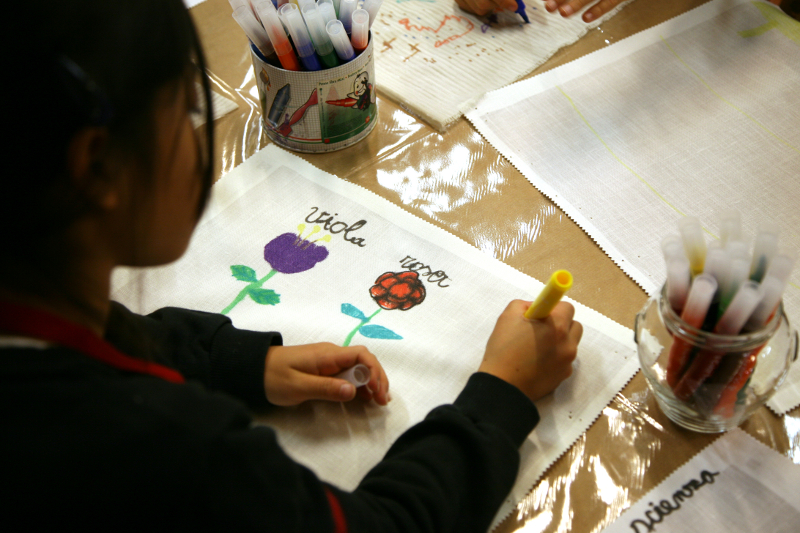 bambini al laboratorio didattico civetta.jpg