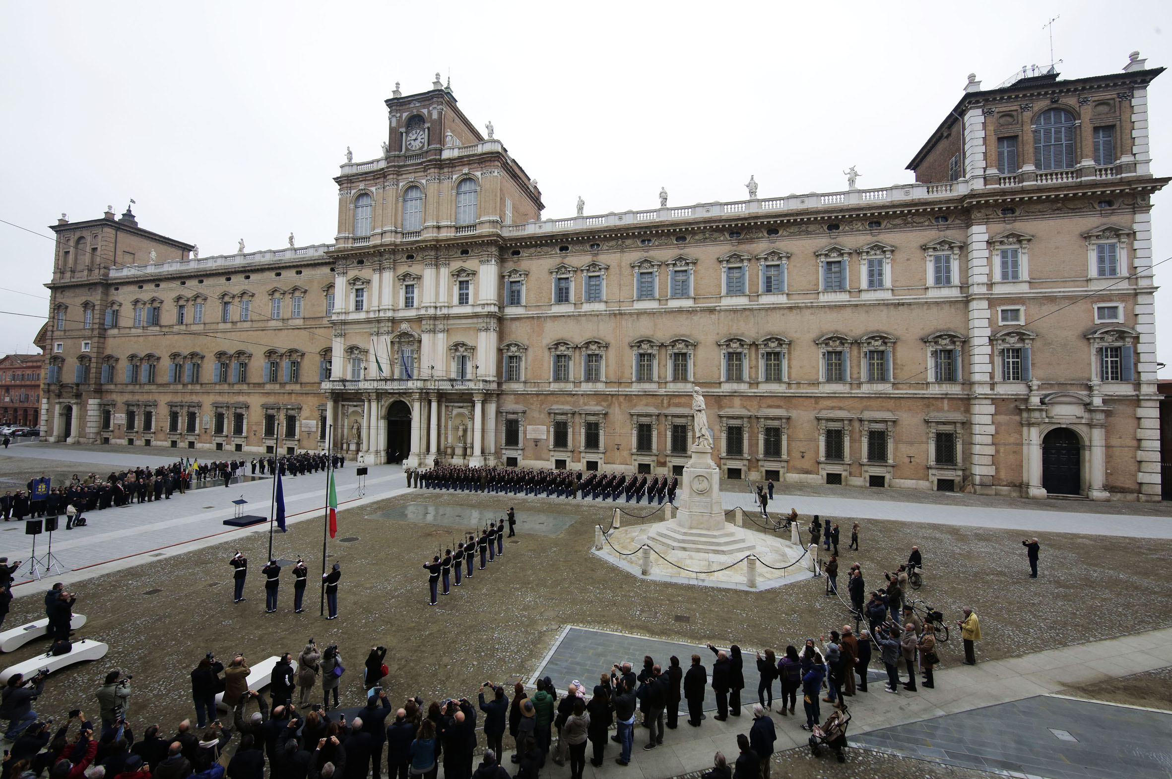 Piazza Roma rinnovata durante l'inaugurazione