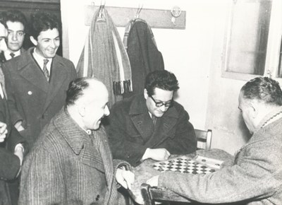 Alfeo Corassori e la partita a dama