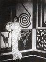 Anton Giulio Bragaglia, Thais, 1917. L'attrice Thais Galitzky su fondale decorato de E. Prampolini.jpg