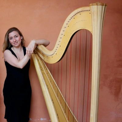 marianne gubri e la sua arpa.jpg