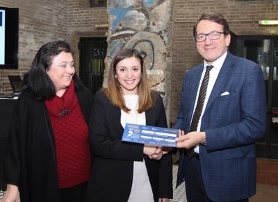 Consegna della borsa di studio Summer school 2015