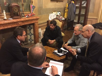 Muzzarelli con Mann e Bale, un momento dell'incontro