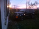 Suv contro casa