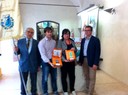 consegna defibrillatori lions 180615.JPG