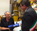 Il sindaco Muzzarelli dona La Bonissima all'architetto Leonardi