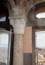 Colonna e capitello puliti, analisi sulle pareti