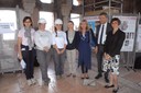 Da sinistra: le tre restauratrici, la dirigente del servizio Edilizia storica Rossella Cadignani, l'assessore Tommaso Rotella, la funzionaria della Soprintendenza Annunziata  Lanzetta e la direttrice dei Musei civici Francesca Piccinini