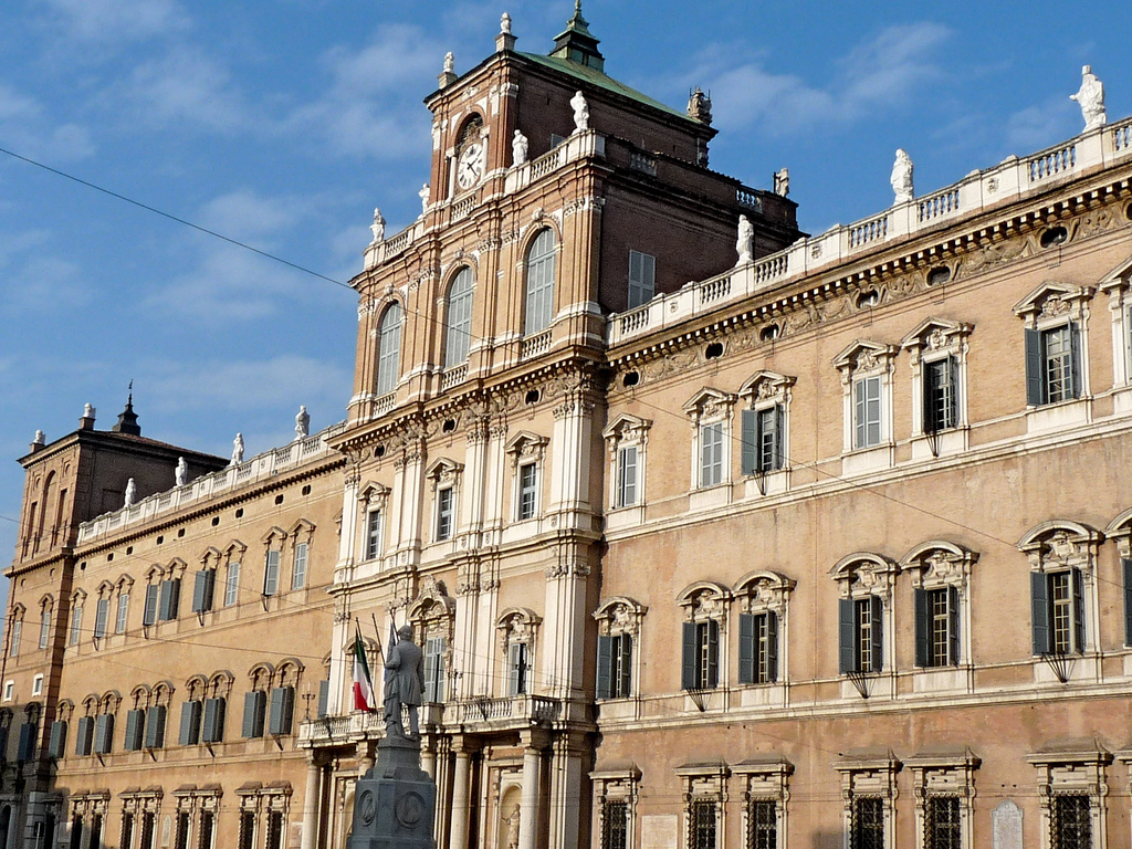 Palazzo Ducale Modena.jpg