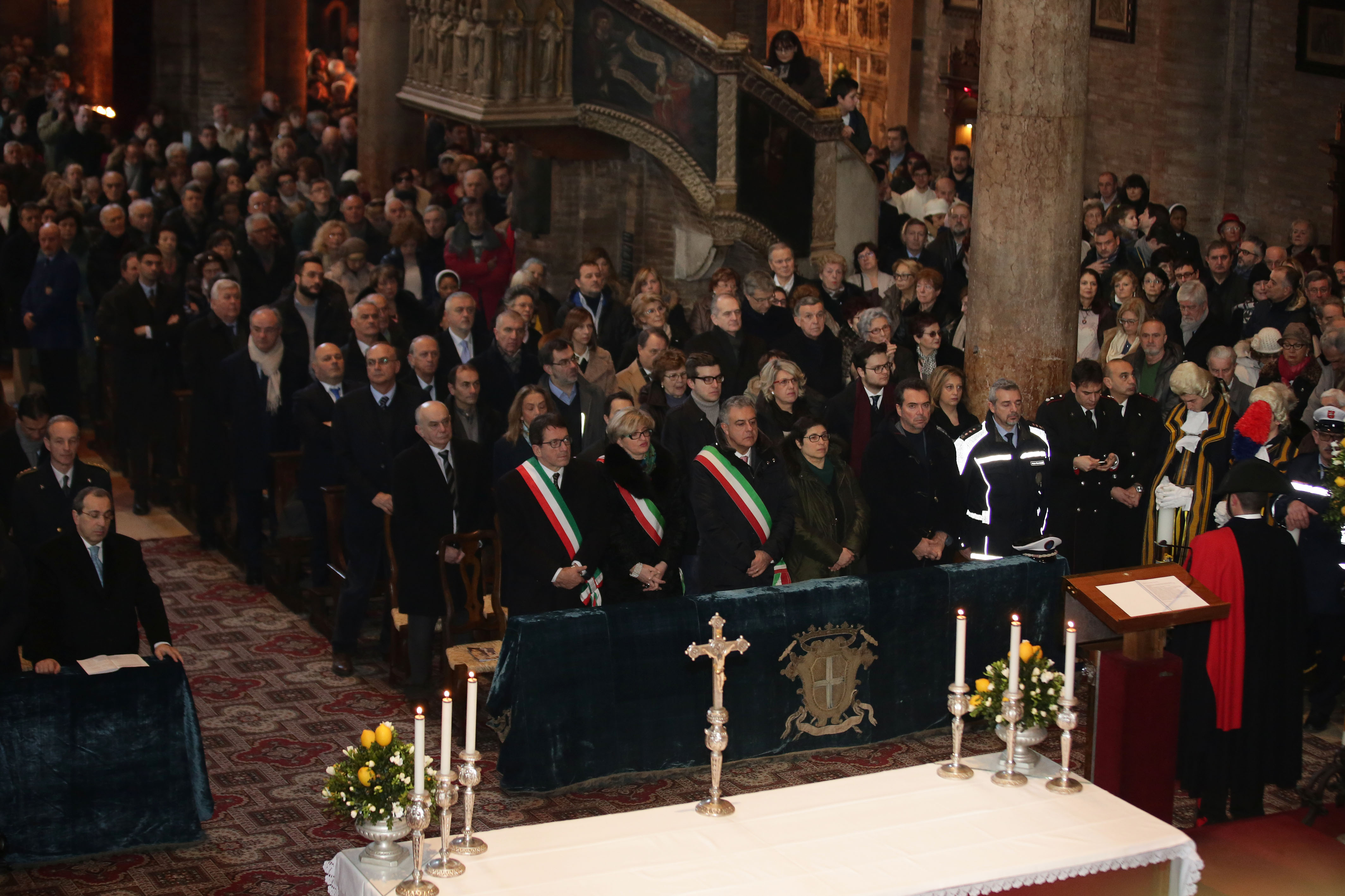 san geminiano 2015 messa in duomo.jpg