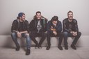 la band modenese Neveralone