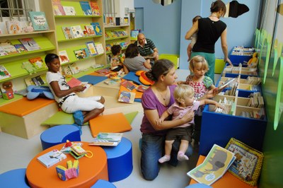 Biblioteca Delfini sala bebè