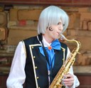 Cosplayer sassofonista