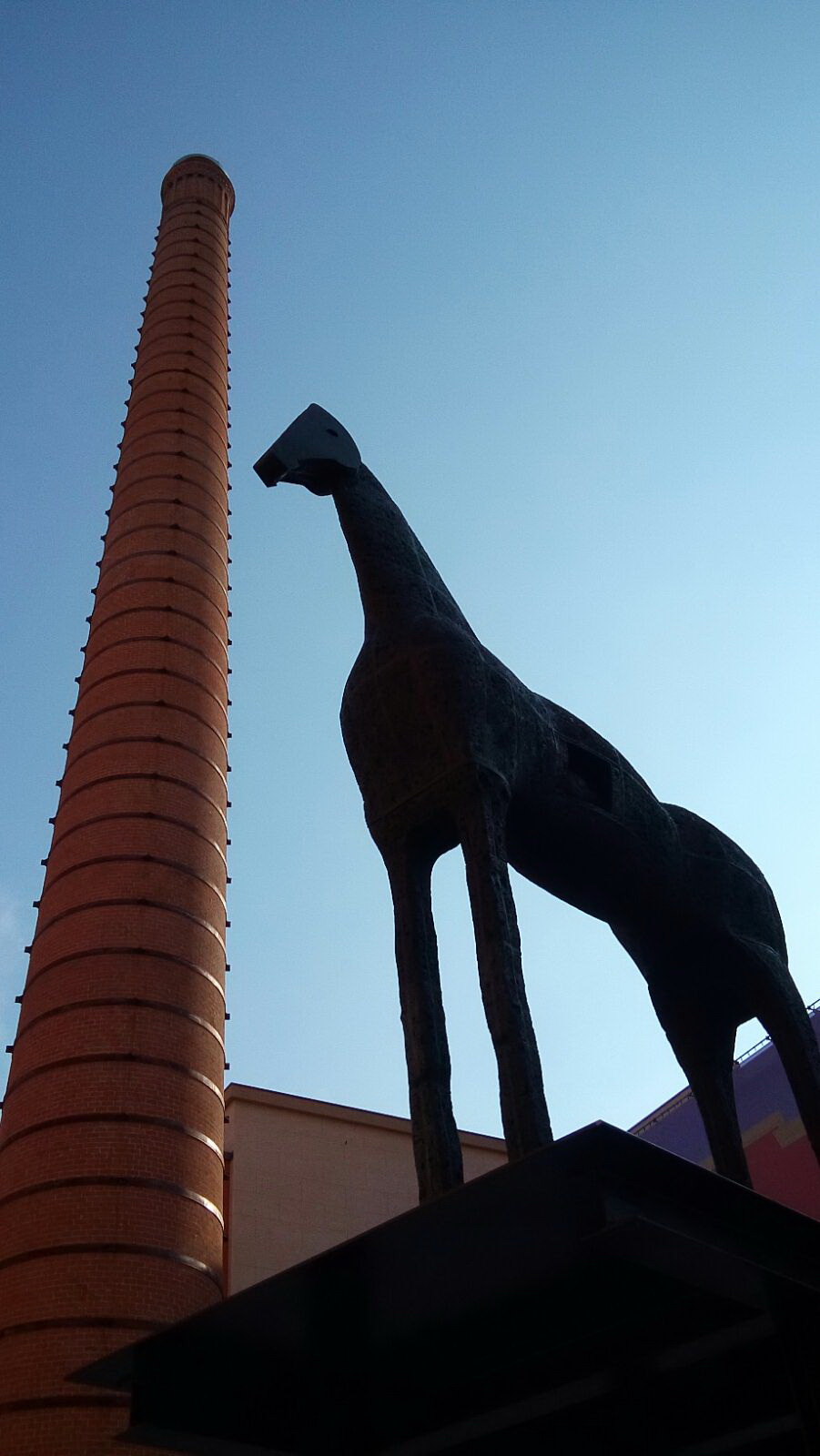 Cavallo di Modena di Mimmo Paladino al Mata.jpg