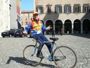 Mario Tosili (ciclista a rovescio).JPG
