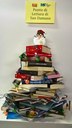 punto di lettura san damaso albero di natale di libri.jpg