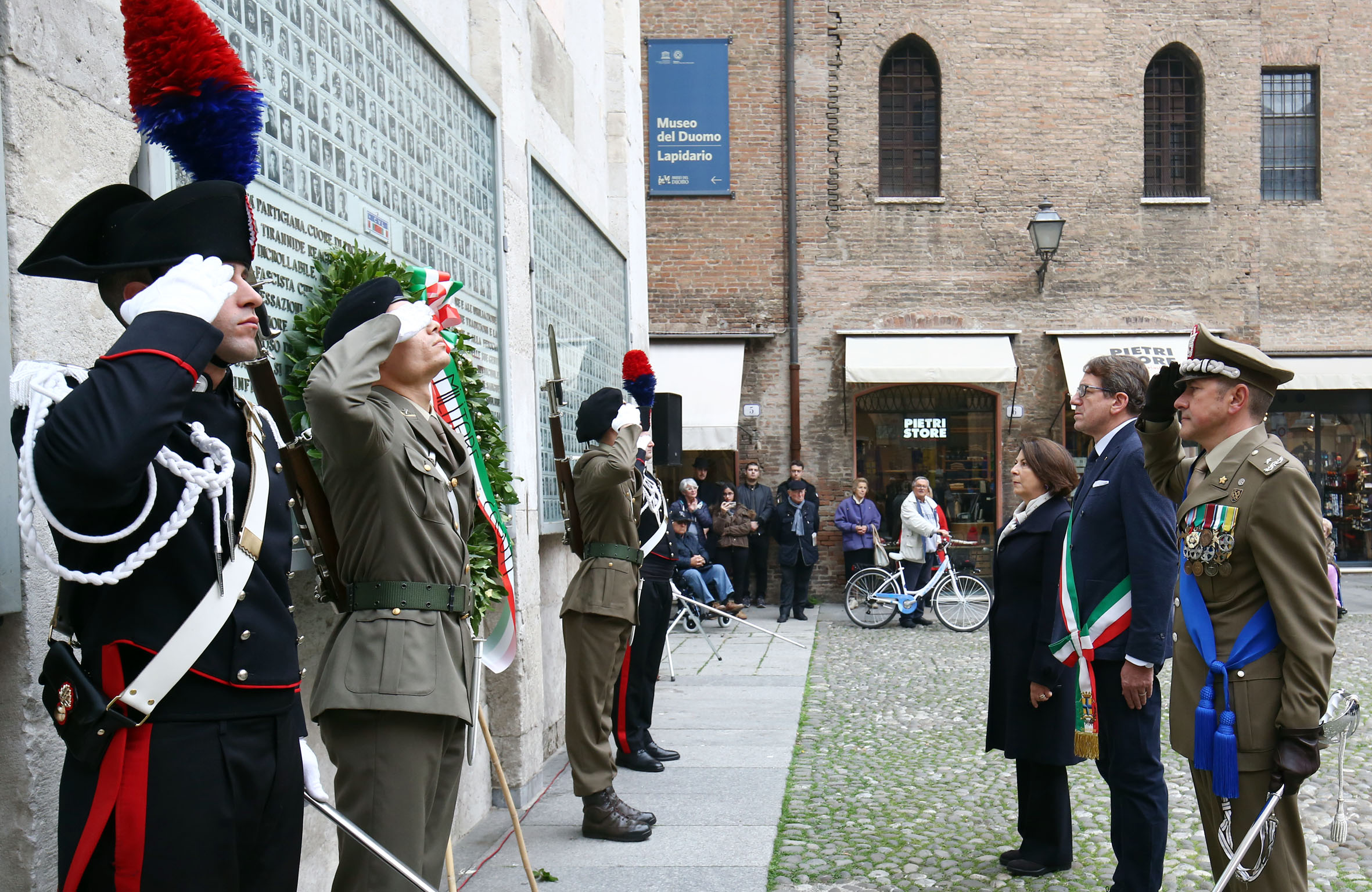 4 novembre sacrario della ghirlandina.jpg