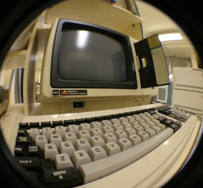 CC-computer-NivSinger-NEC-AdvancedPersonalComputer-2006.jpg