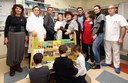 2 foto di gruppo, medici, bibliotecaria, infermieri volontari, assessore cavazza e rappresentanti Lapam alla Strega Teodora.jpg