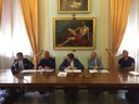 Da sinistra Domenico Cannizzaro (Big Bang srl), Silvano Taiani (Best Union Company spa) , il sindaco Gian Carlo Muzzarelli, Vittorio Costa (legale Vasco Rossi) e Rolando Rivi (Studio's)