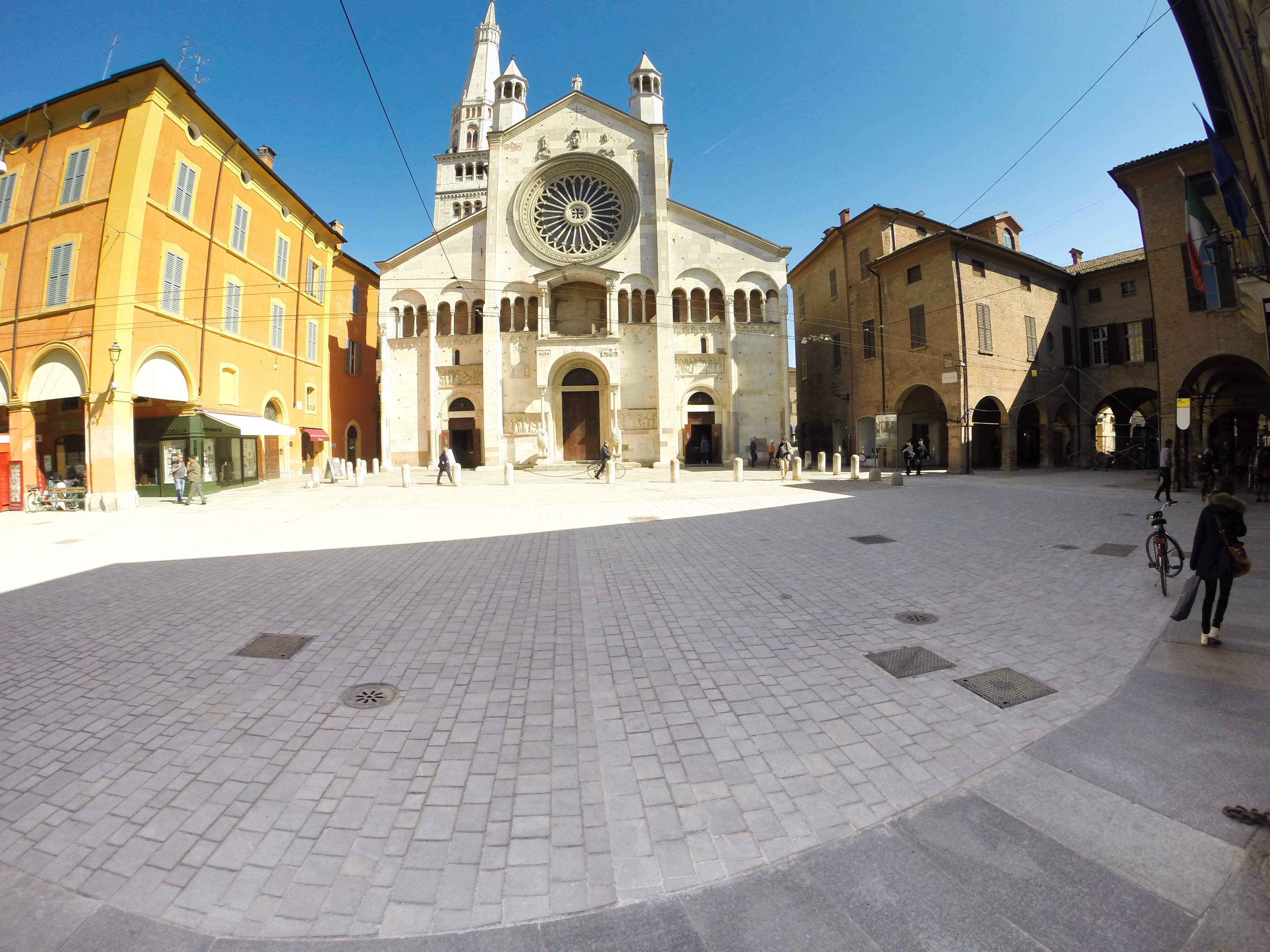 facciata duomo nuova pavimentazione corso duomo.jpg