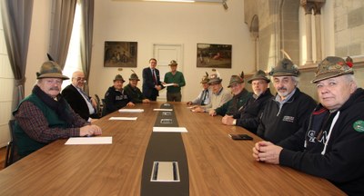 Il sindaco Muzzarelli incontra l'Associazione nazionale alpini