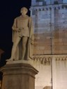 Monumento al Tassoni di Alessandro Cavazza, piazza Torre.jpg