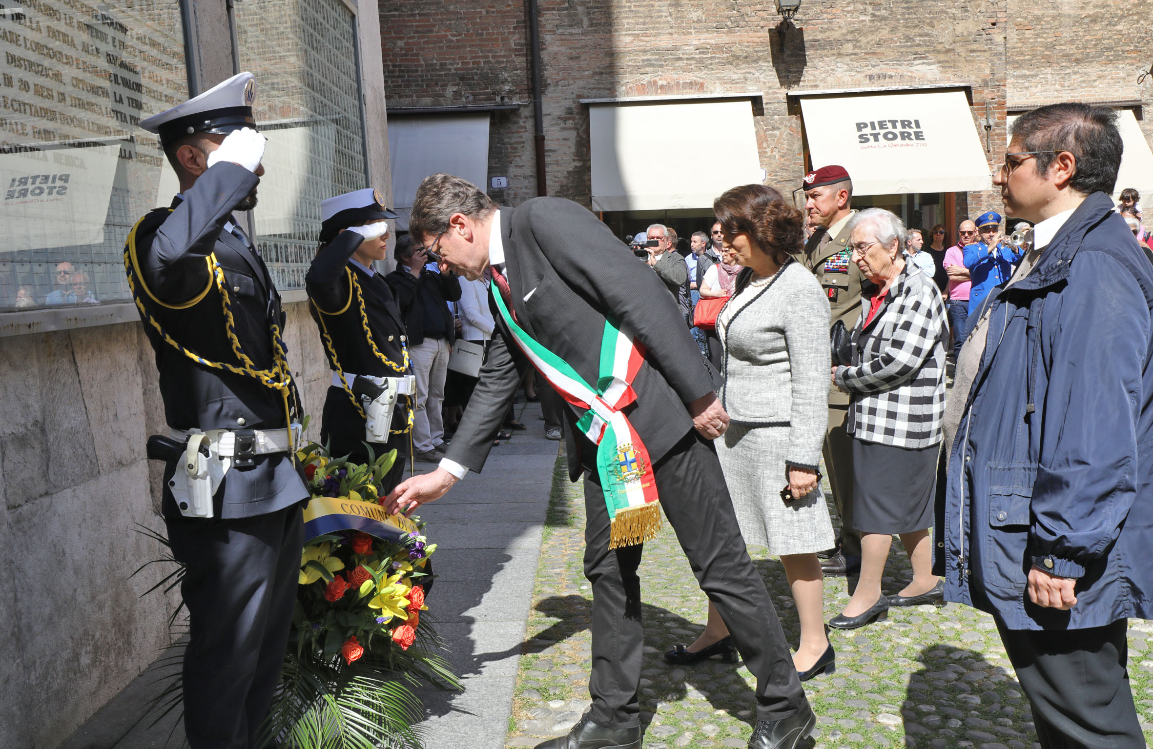 Omaggio al Sacrario della Ghirlandina