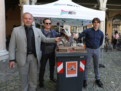 "Le tue scarpe al centro"