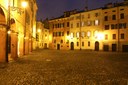 piazza pomposa di notte.jpg