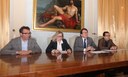 Da sinistra: Gianpietro Cavazza, vicesindaco e assessore alla Cultura; Marzia Barbieri Berselli, moglie di Edmondo e presidente dell’associazione Amici di Edmondo Berselli; il sindaco di Modena Gian Carlo Muzzarelli; Giuliano Albarani, presidente della Fondazione Collegio San Carlo Conferenza stampa berselli quel gran genio del mio amico 2018 100518.jpg