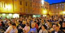 PUBBLICO AL SALOTTO IN PIAZZA XX SETTEMBRE.jpg