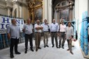 Il sindaco Gian Carlo Muzzarelli insieme a Leonardo Marinelli della Soprintendenza e a tecnici del Comune e dell'azienda che effettuerà i lavori