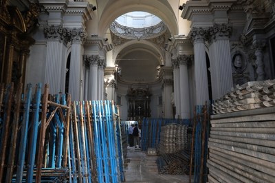 L'interno della Chiesa del Voto dove sono in partenza i lavori di ripristino