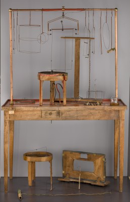Banco di Ampère, 1840-50, ideato da André Marie Ampère (1775-1836) Musei civici Modena.jpg